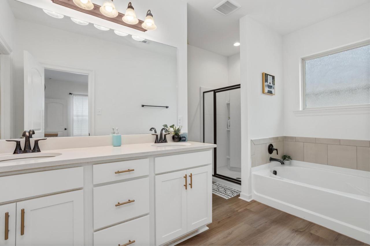 Luxury Townhome By Lsu Campus バトンルージュ エクステリア 写真